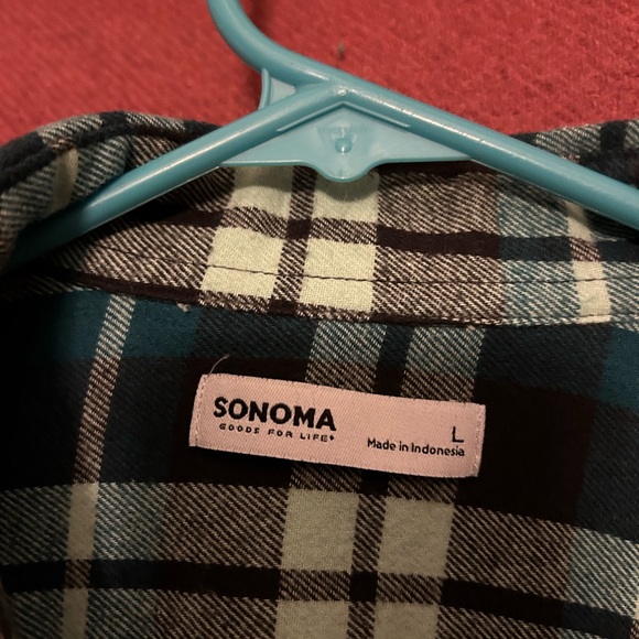 Size large sonoma plaid no stains no rips only wore once - Picture 3 of 3
